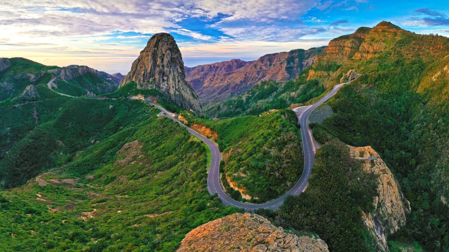 Panoramica-Roque-Agando Panorama auf La Gomera mit dem Mirador de los Roques