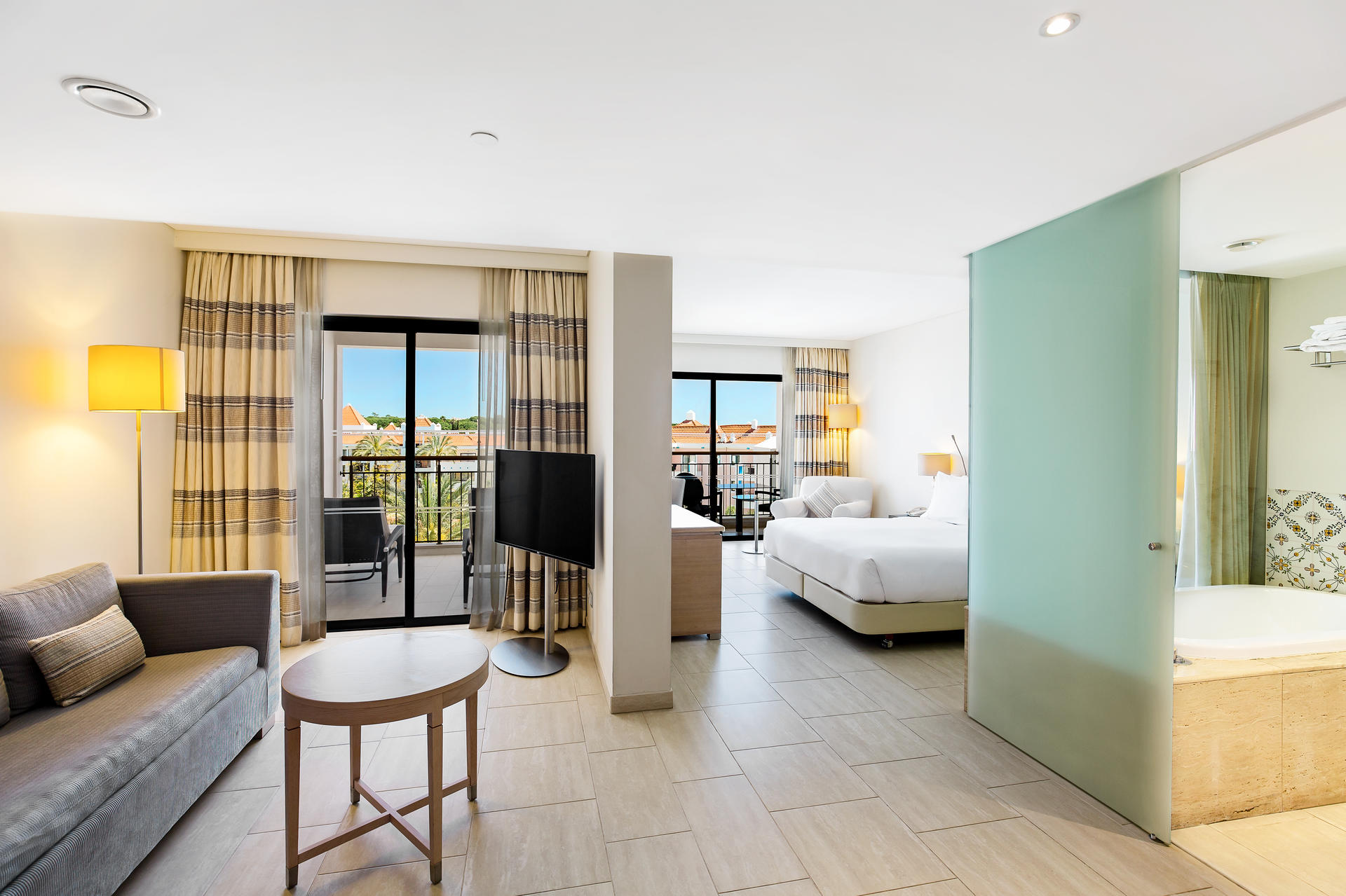 28634dfa ef72 4f53 b3a5 a92e263861e3 deluxe 2520plus 2520room 2520hilton 255fvilamoura 255f11