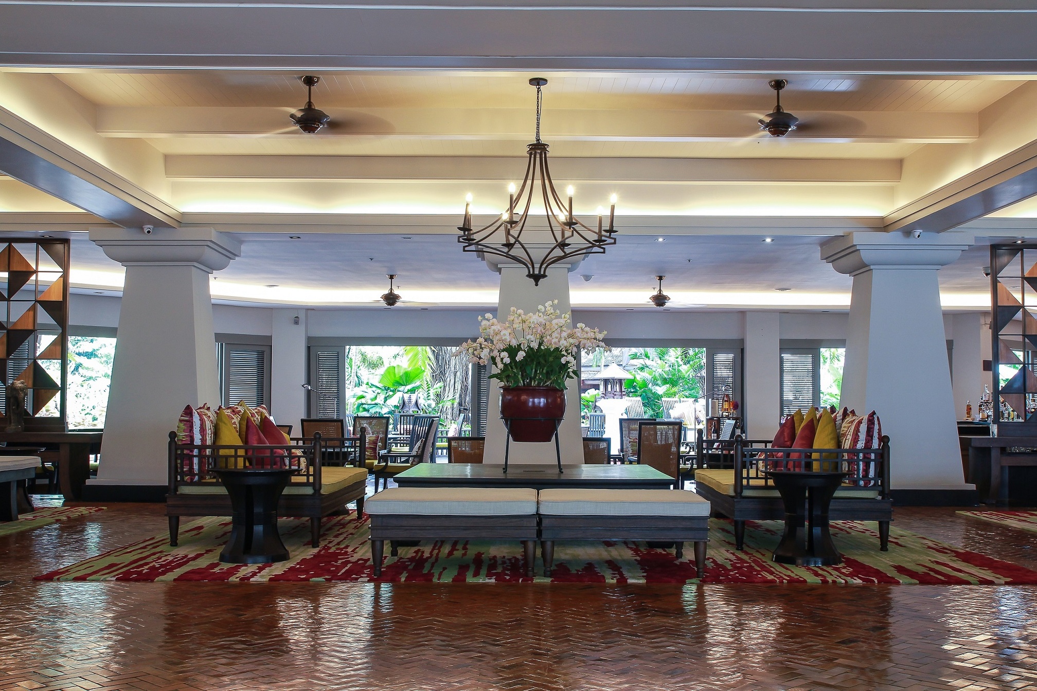 2.AVANI LOBBY