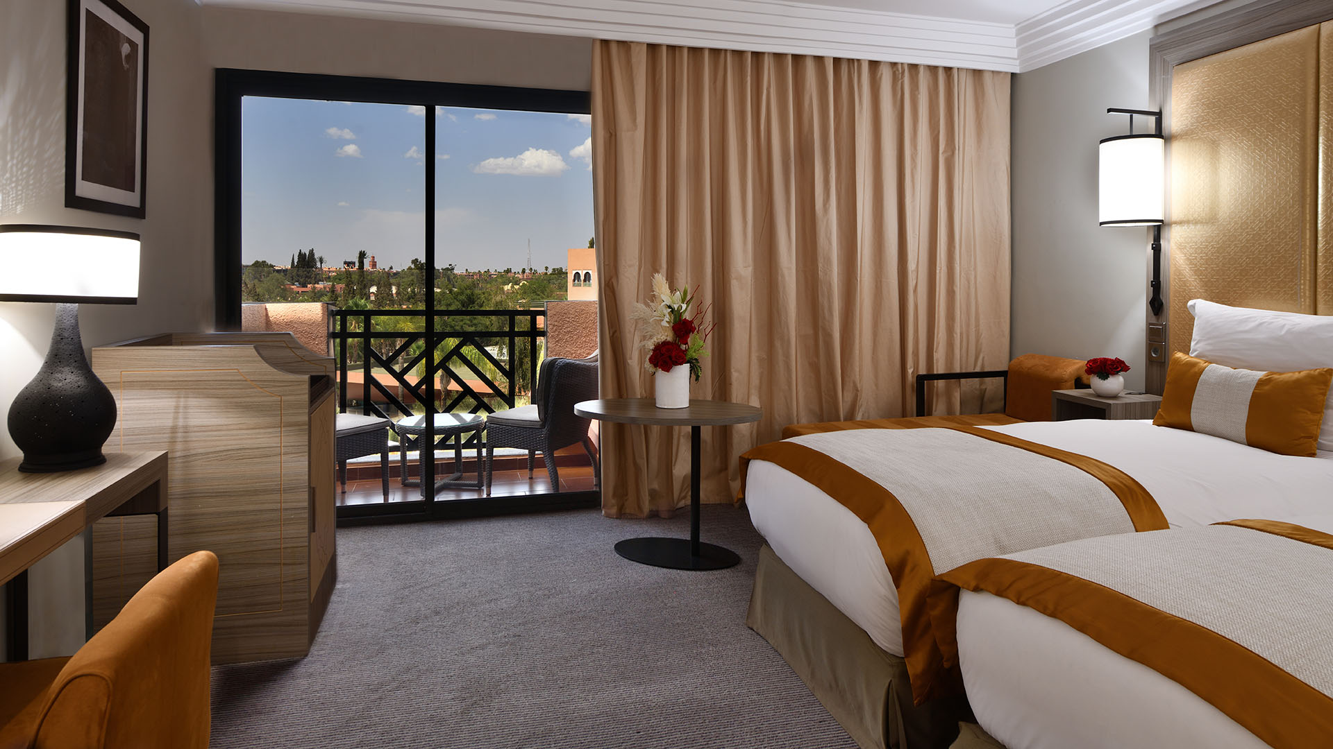 Marokko Marrakech Moevenpick Hotel Mansour Eddahbi Doppelzimmer