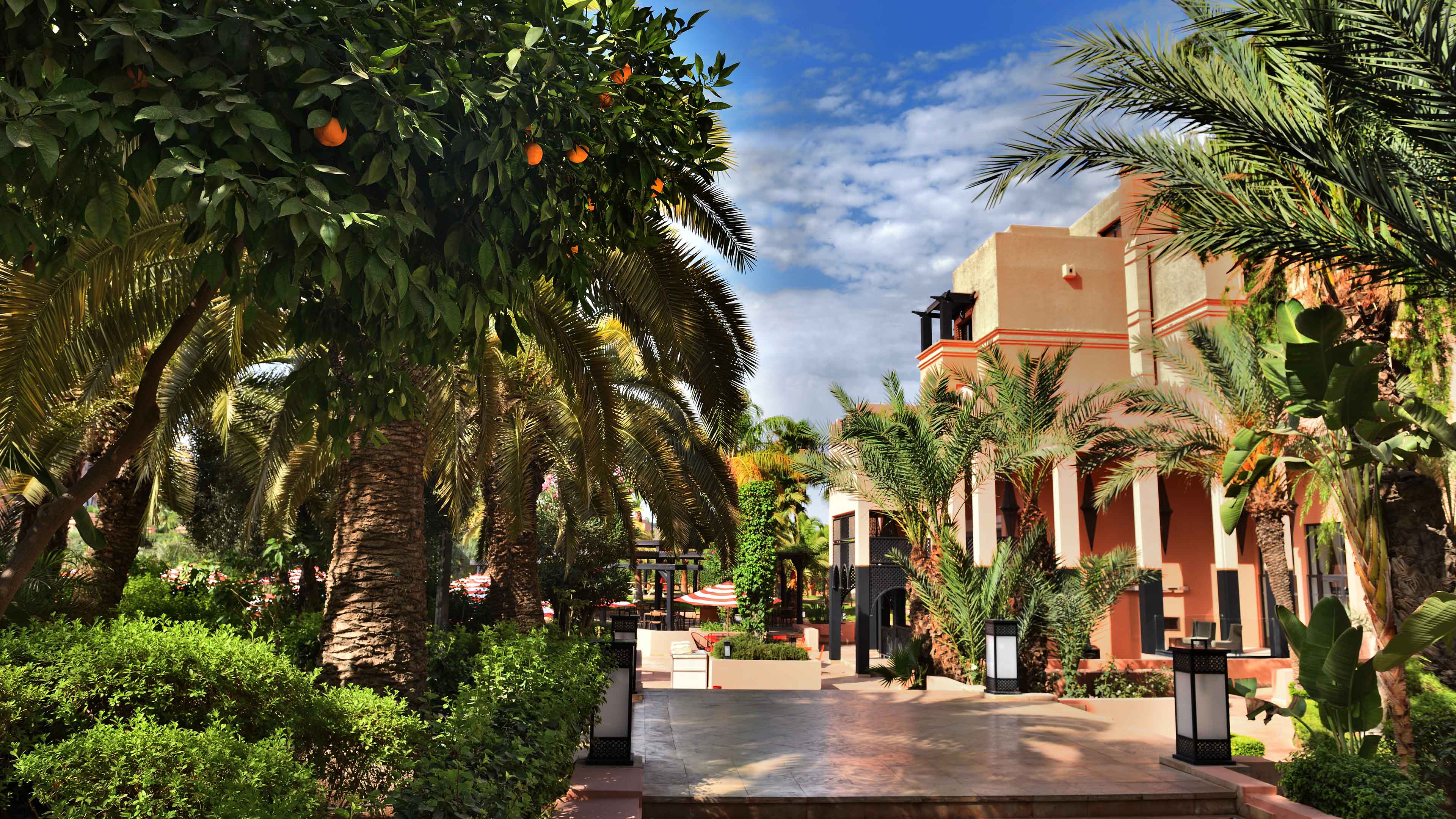 Marokko Marrakech Moevenpick Hotel Mansour Eddahbi Fassade