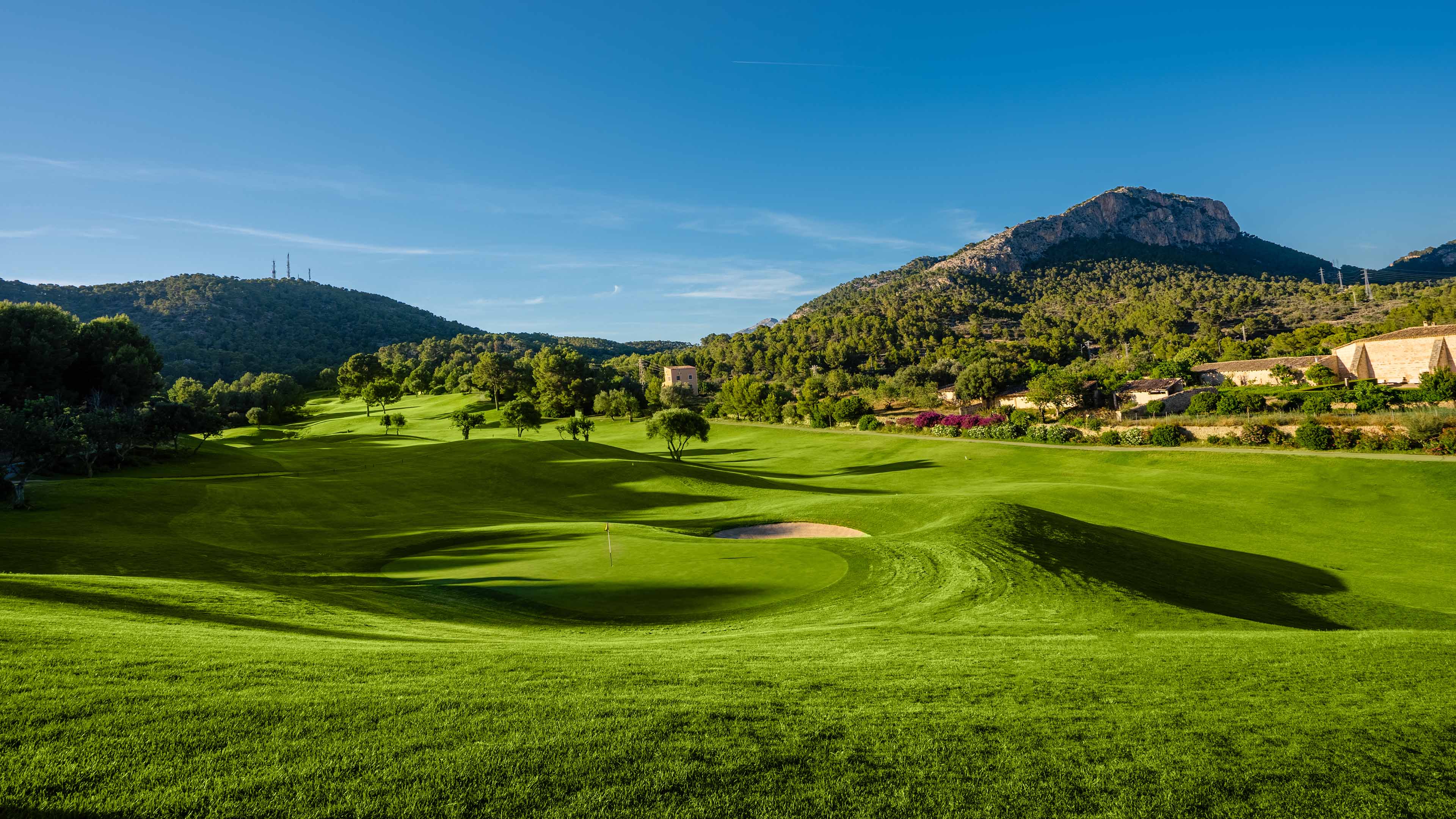 Golf de Andratx_mit Bergen