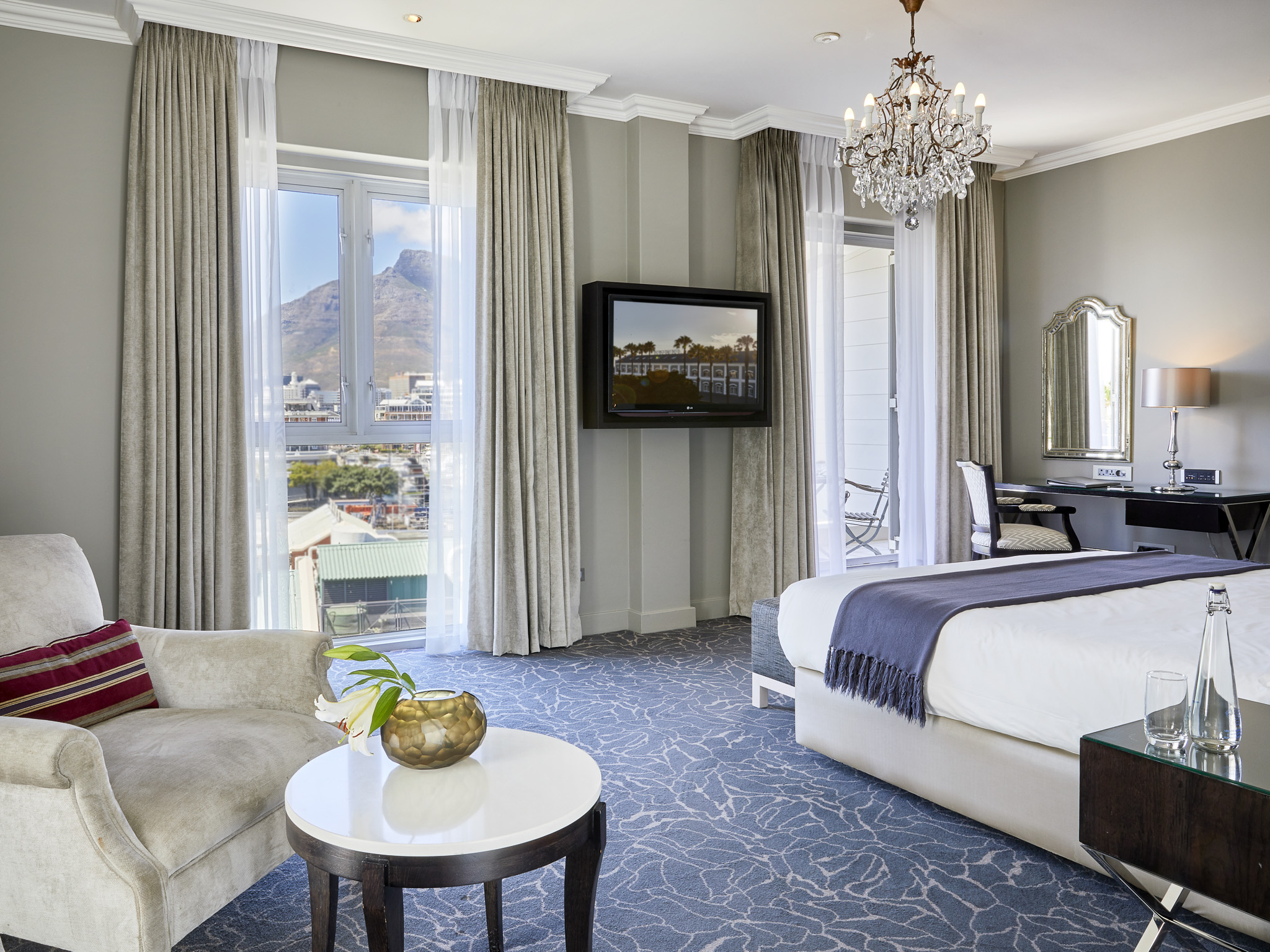 Queen Victoria Hotel Junior Mountain Suite 3 1 2