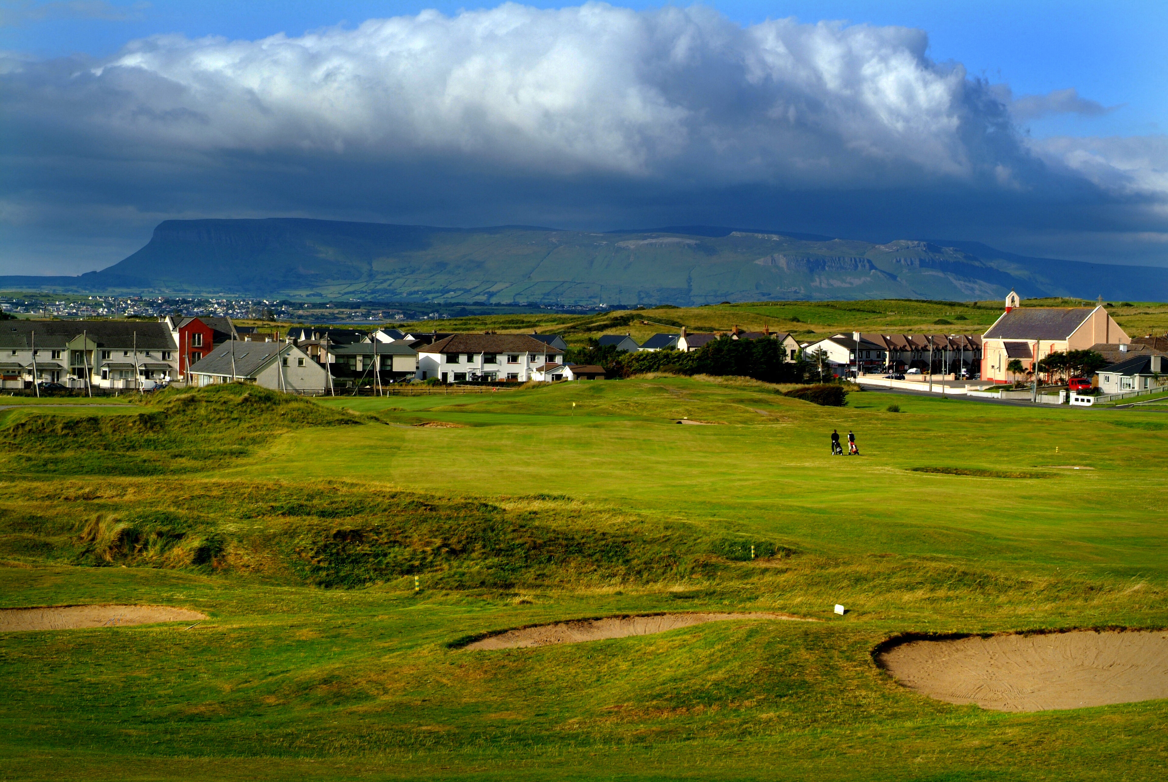 Strandhill Golf Club and Benbulben scaled